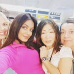 Neetu Chandra Instagram – With #xenikla and the girls gang in #munich  #germany !! Why should guys have all the fun !! With loving fun girls. 😘😘😘 Tom. To #chicago 😊😘😁