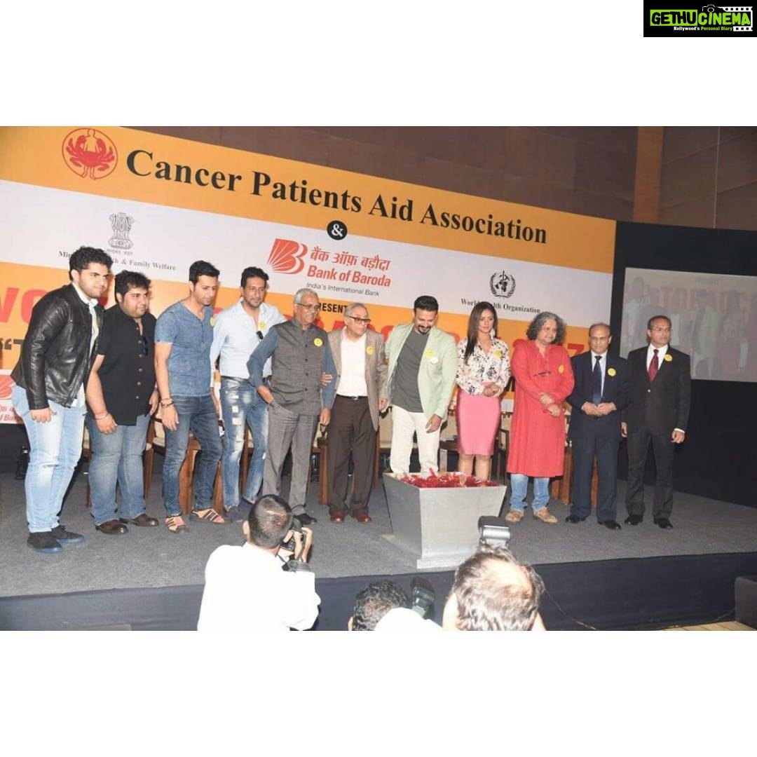 Neetu Chandra Instagram - Proud to stand with #Cpaa !! Cancer patients Aids association🙏 #SMOKING KILLS !Think of ur #family before you #Smoke ! #youth #Students 🙏😊