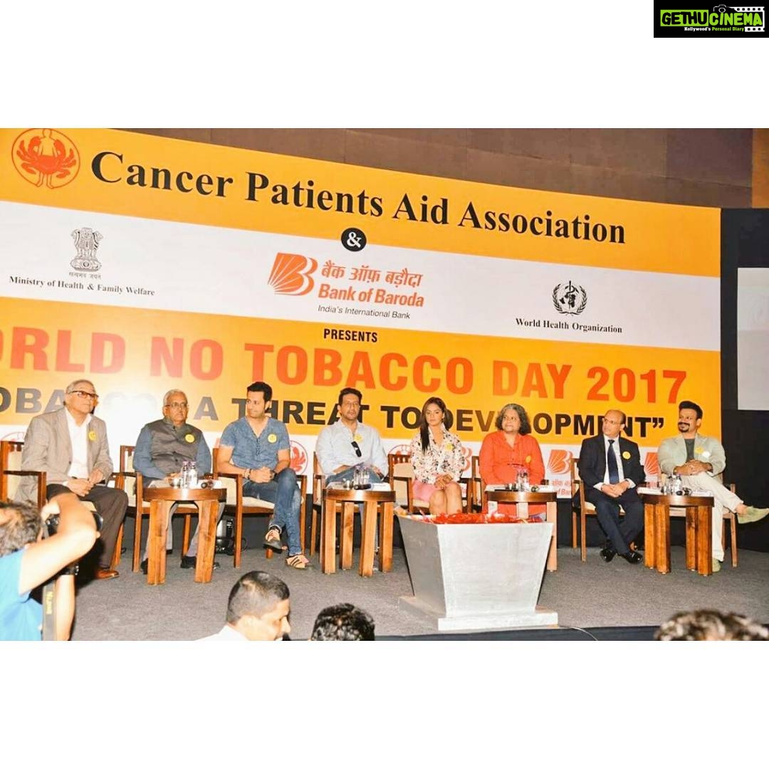 Neetu Chandra Instagram - Proud to stand with #Cpaa !! Cancer patients Aids association🙏 #SMOKING KILLS !Think of ur #family before you #Smoke ! #youth #Students 🙏😊