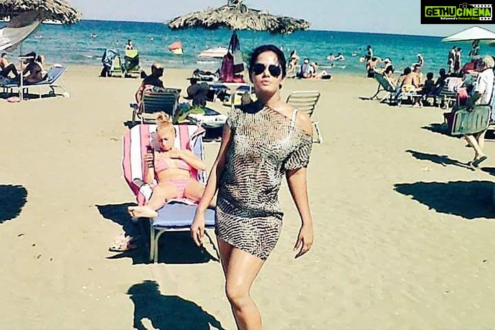 Neetu Chandra Instagram - #ThursdayMotivation Beat the Heat! Down the memory lane. #Cyprus #Greek #film #Block12 Dir. #KyriacosTofarides Last year ! #Mumbai is Hot 😘😊