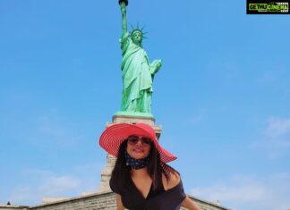 Neetu Chandra Instagram - The Statue of Liberty is America’s France-iest Statue.🗽 #TravelWithNeetu #StatueOfLiberty #NewYork Statue Of Liberty - New York