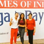 Neetu Chandra Instagram - #Yogabythebay wd #kids Thanks #ShainaNC for such a thoughtful initiative ! Was a pleasure, to be a part @mickey_mehta the fitness guru 🙇‍♀️😊