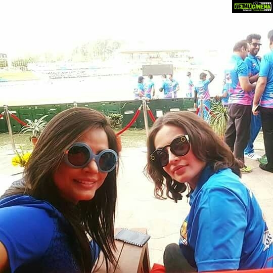 Neetu Chandra Instagram - And the cricket match at #Dharamshala between #Mumbaiheroes n #MPXI Our #Bollywood Heroes won. Yeah yeah. It was so much fun at Dharmshala. What an amazing place and weather. I will come back soon ππ #ShahnawazBJP #Azhrarudi @sohailkhanofficial @Snehaullal #Mahimachaudhary @iambobbydeol #ApoorvaLakhia #ShabirAhluwalia @riyasendv #vatsalseth and many many more... Thank you all, It was so much fun !!