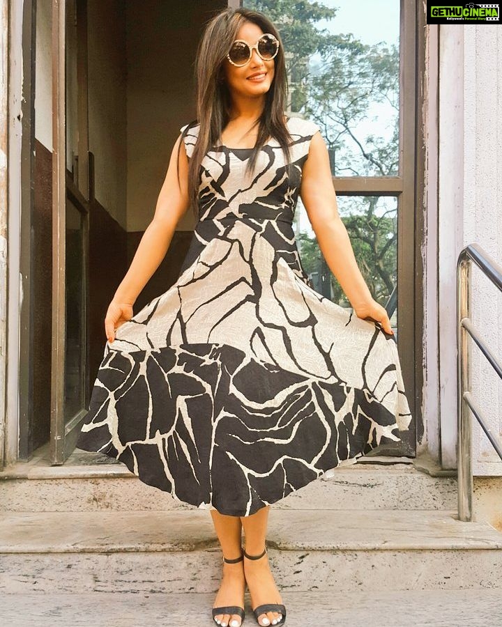 Neetu Chandra Instagram - Me n my frock !! Hahahahahahaha 😂😂😂😂😂 Is there anybody cutttiieeerrr ?? Show me 😘😘😘😊😊😊😊😂😂😂
