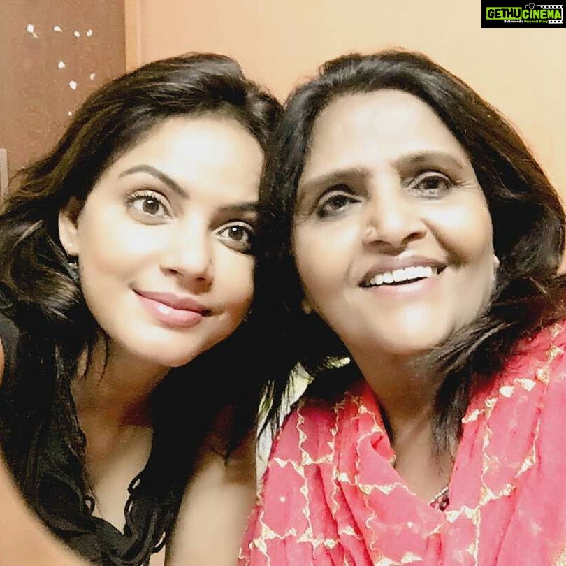 Neetu Chandra Instagram - Mom said #happymothersday2017 now @10pm with a sad face and then I told her, Mother s day is everyday for me mom. YOU ARE SO I AM 😊🙏🙏😘
