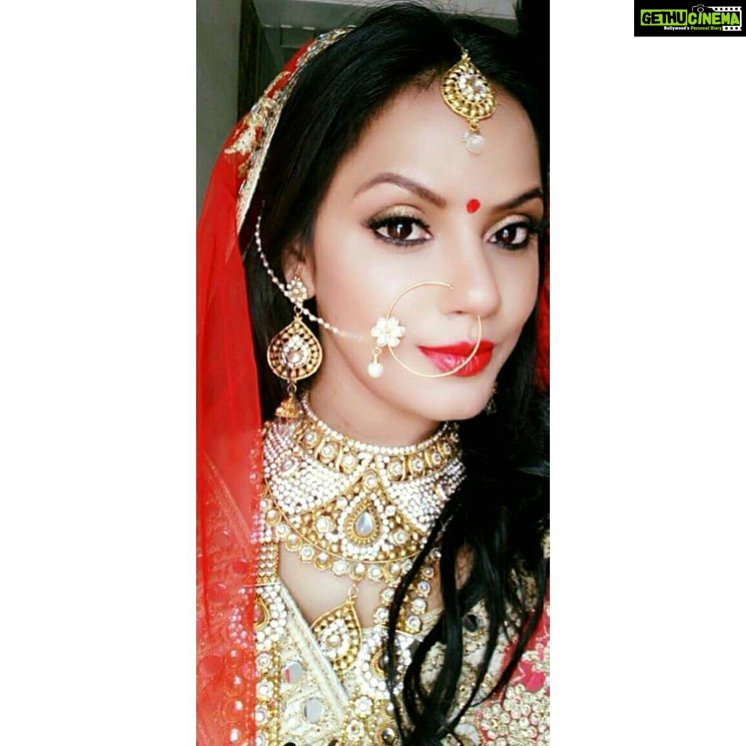 Neetu Chandra Instagram - Only when we could know , which one looks prettier and feels nicer , colourful life or black n white 😘😘😘