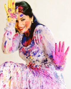 Neetu Chandra Instagram - Rang barse day! Happy Holi guys 🖐🏼