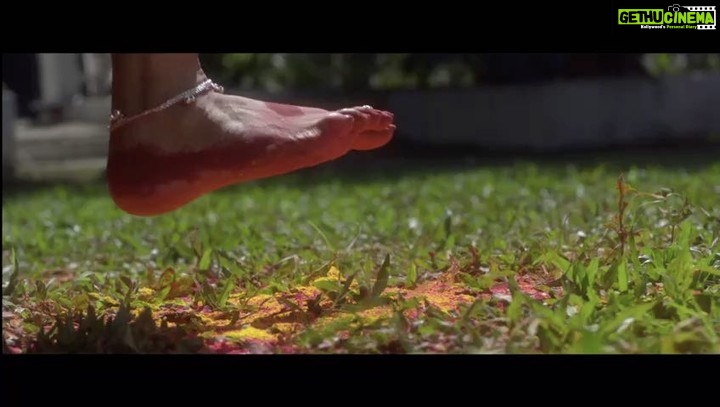 Neetu Chandra Instagram - #2days to go! Special Holi video only on NeoBihar :)