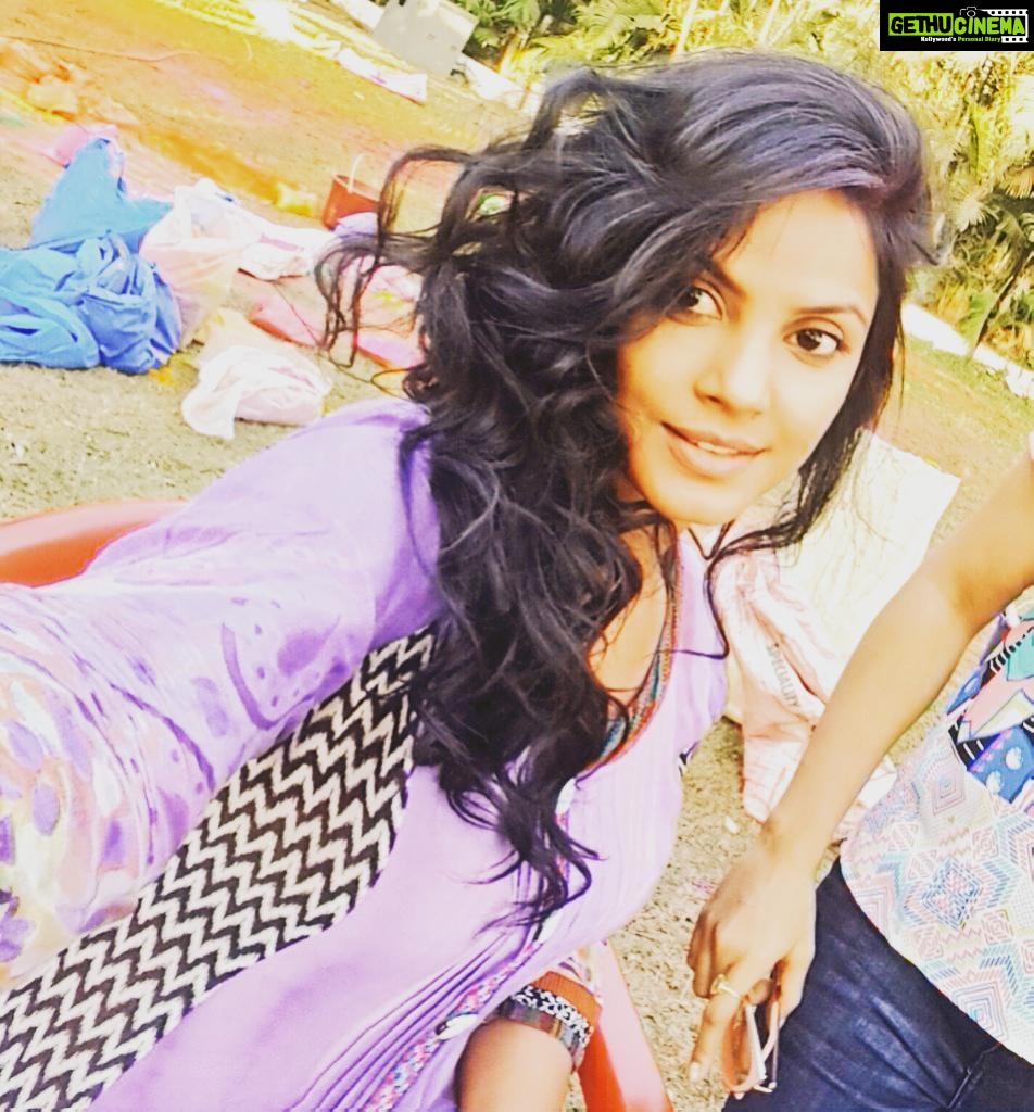 Neetu Chandra Instagram - Good Morning everyone, Gift yourself a fab. #sunday Eat well , rest well and be around your loved ones 😊😘😘😘