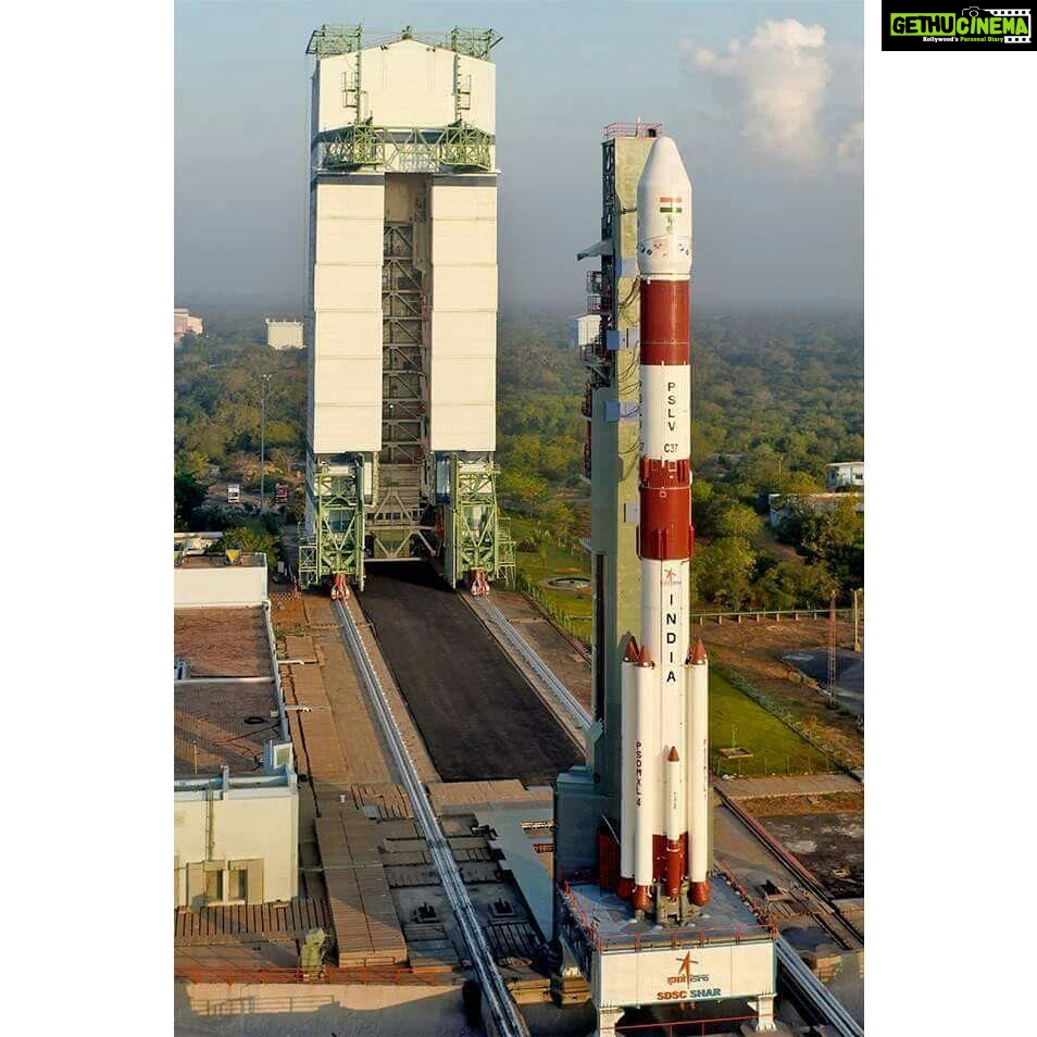 Neetu Chandra Instagram - @isro_india LAUNCHED 104 SATELLITES IN ONE GO.. जय हिन्द🇮🇳