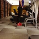 Neetu Chandra Instagram – Today in the #gym #kicks #legs #glutes #stretching #high #energy ! #fitness is #lifestyle 😘😘😘