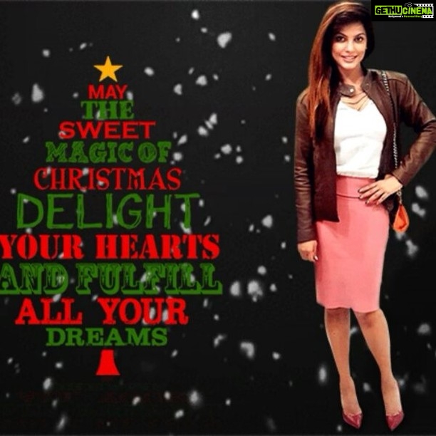 Neetu Chandra Instagram - Don't forget to party hard and celebrate all the good things that Santa sends our way 😅 Merry Christmas!