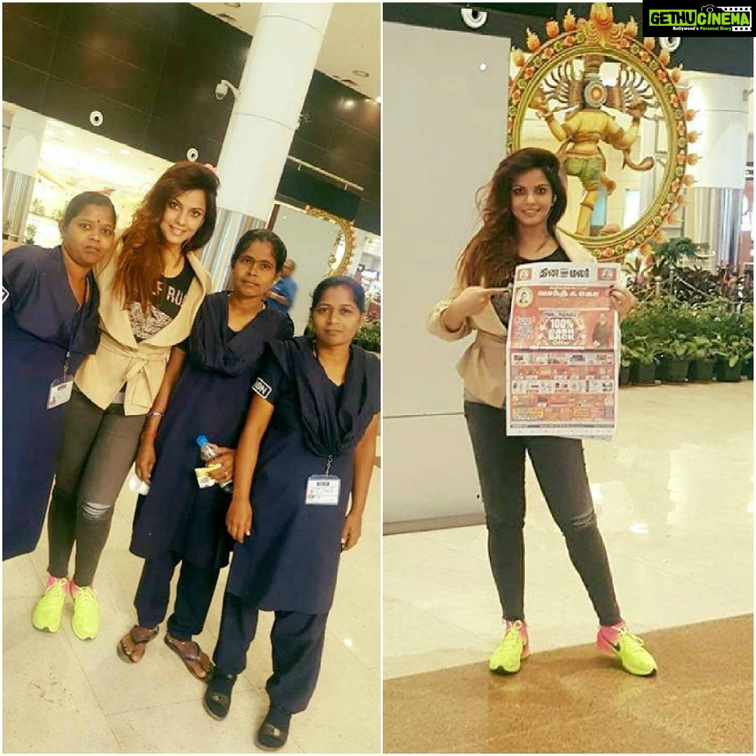 Neetu Chandra Instagram - In #Chennai I love the food, the music, the culture, the dance and above all the lovely beautiful people IN n OUT 😊 #TamilFans , Surprise!!!