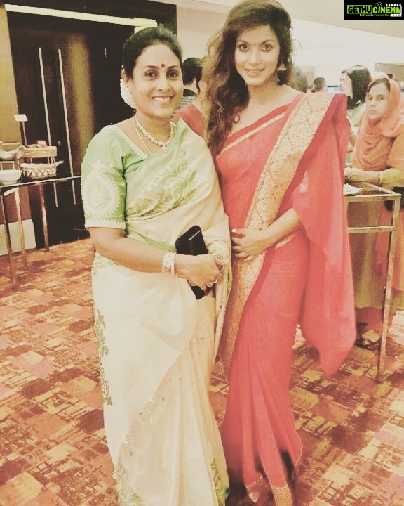 Neetu Chandra Instagram - Look whom I met at #Vikramkkumar's #marriage #Saranya Ma'am, my 1st co actor in #13b !! Beautiful in and out 😚😚😚Love you