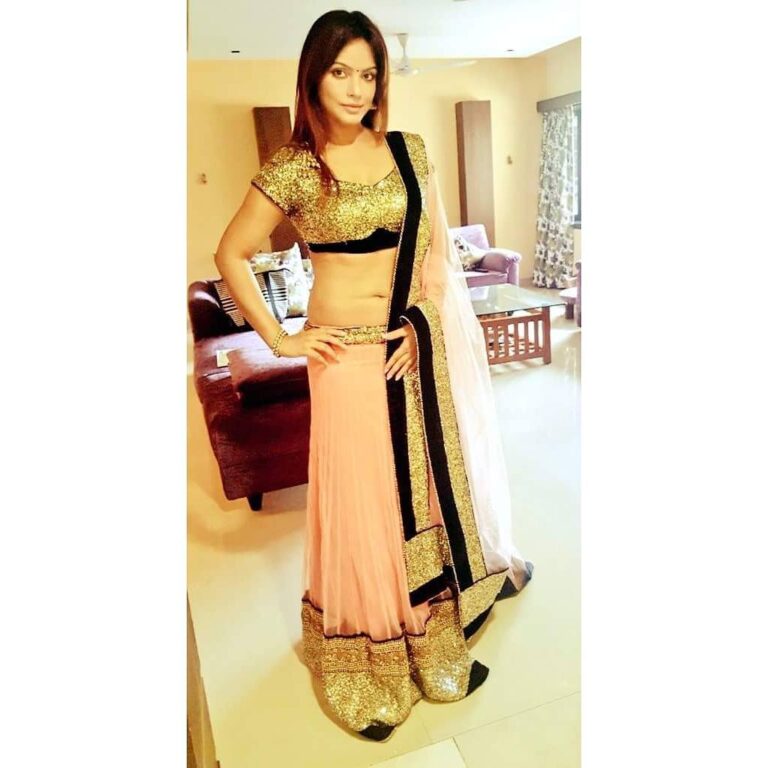 Neetu Chandra Instagram - #Fitness and #Style is a way to say who you are without having to speak #LoveIndianOutfits #WeddingScenes