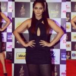 Neetu Chandra Instagram – #Mirchi #awards :))))) #2016