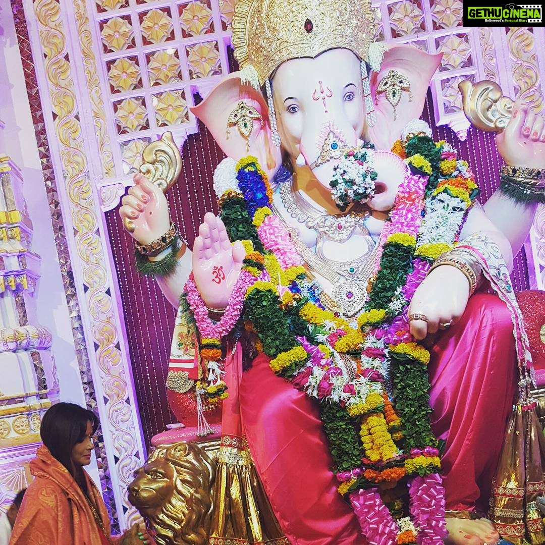 Neetu Chandra Instagram - #ganpatibappamorya #darshan #festival #culture #loveit #respect