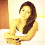Neetu Chandra Instagram – Holding you strong, my mobile ;)