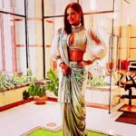 Neetu Chandra Instagram - My first public appearance after 1 year in #India. By @kalkifashion Jewellery by @aquamarine_jewellery Make up by #rahul Hair by #rishika ❤ I love wearing stylish #saari ❤