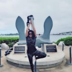 Neetu Chandra Instagram - I bend so I don’t BREAK.🧚🏻‍♀️ #TravelwithNeetu #Oahu #Honolulu #Hawaii