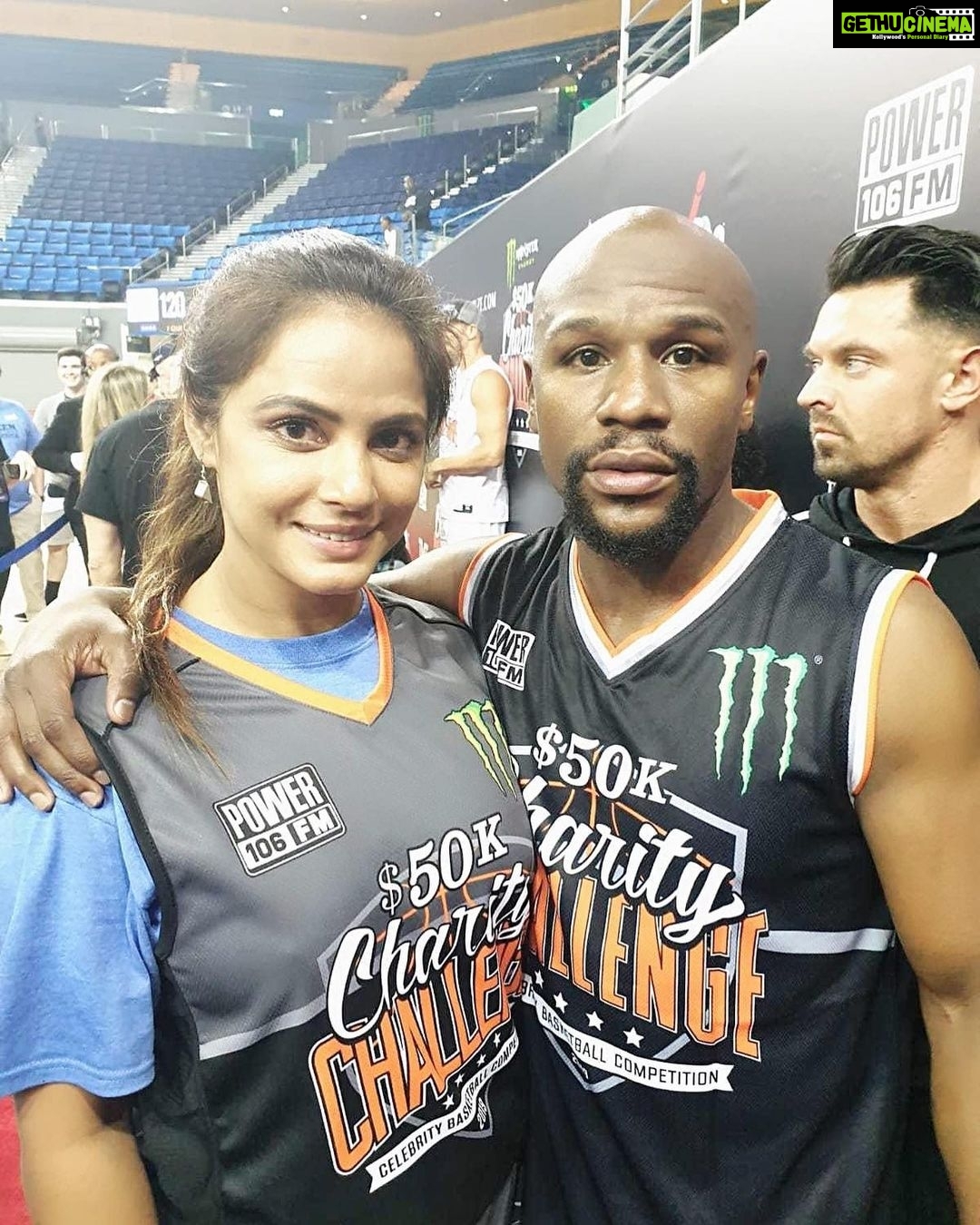Neetu Chandra Instagram - Congratulations @floydmayweather, this had to happen you knew it and we all knew it too!! ❤️ I never get enough of watching your punch 😍 #bestwishes #congratulations #boxing