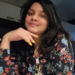 Neetu Chandra Instagram – Did you see my #yellownails Just want colors in life, no matter how🥰 #yellow is my favorite color, did you know that ? It s a random #music #dance and #expression day. Feel #happy ❤.#behappy ❤😇🤗🤗🤗 How is the voice ? I find it cute 😍