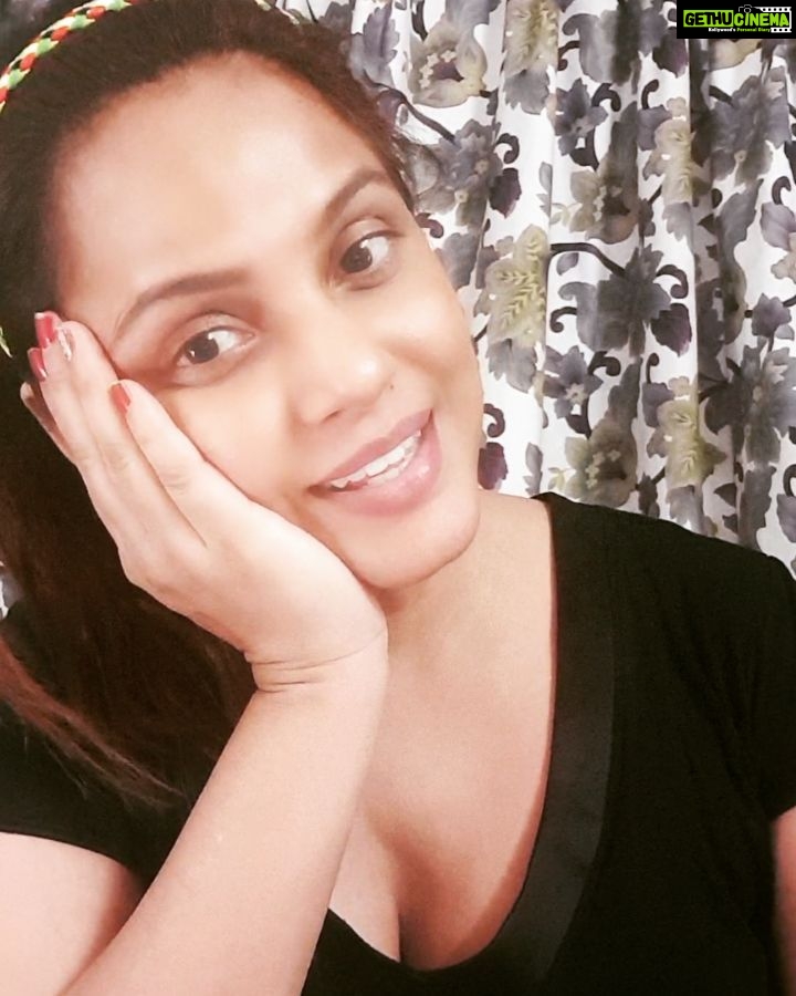 Neetu Chandra Instagram - -One of my friends referred this amazing fitness app to me called StepSetGo -StepSetGo has become my new go to application to track my fitness. It also has a very interesting twist when it comes to how it motivates you to move more everyday. So what it does is it rewards you with its in-app currency based on the number of steps you take and you can redeem these coins for awesome discounts and free products. - Not only that but the application does a good job in getting you to compete with your friends and family which is another reason why this app just clicked with me. All of us have been actively pushing each other to walk more though it. - Try it out there’s a good chance that its innovative take on fitness might just reel you into moving more in these trying times. https://bit.ly/3g2llnt