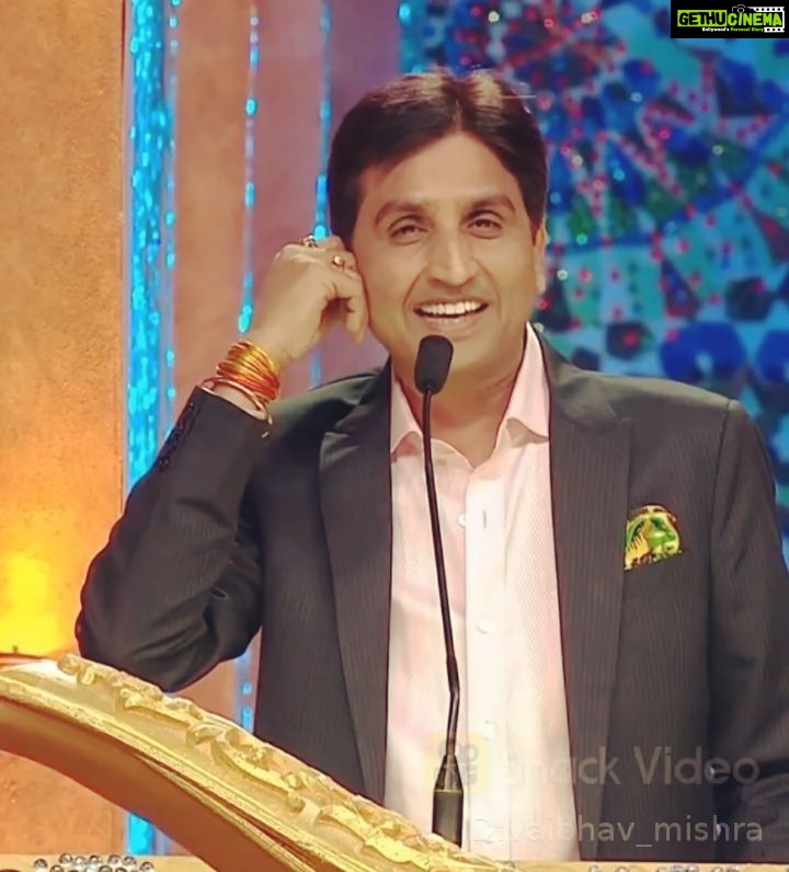 Neetu Chandra Instagram - Hello @kumarvishwas when you are on stage we have no option than to appreciate. You are so good. 👏👏😊😊 I remember it was #zeecineawards 🤗 https://youtu.be/hj2NGWMOYYE