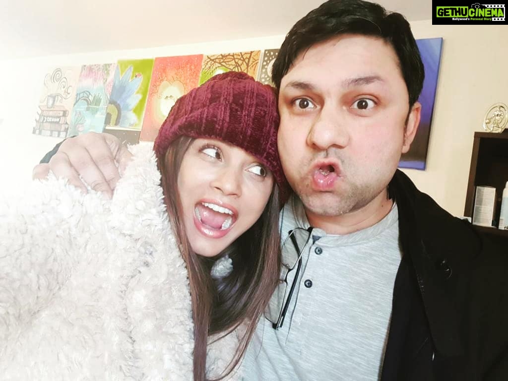 Neetu Chandra Instagram - The funniest picture I have with my cousin brother @prashant15c Love you n miss you all. Take care of yourself in the USA. To all my friends in the #US Please take care and be careful. You are precious. Be safe. I love you ❤❤❤