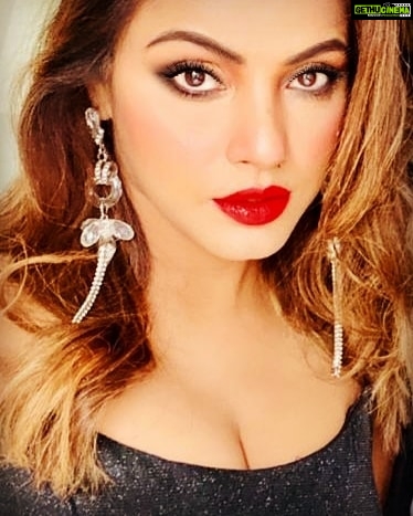 Neetu Chandra Instagram - Give me #red #redlips #redlipstick๐ ๐๐๐