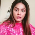 Neetu Chandra Instagram - Requesting everyone to be at #Home 🙏 घर पर रहिये, बिलकुल बंद! #familytime #safetyfirst #worldfights #coronavirüsü 🙏