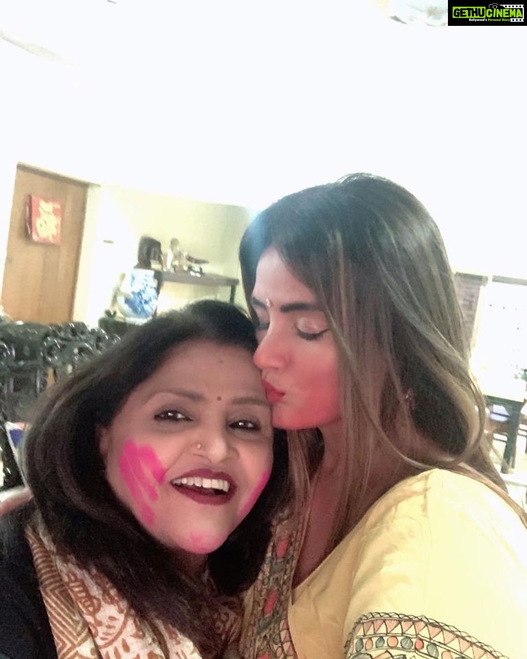 Neetu Chandra Instagram - My source of happiness, inspiration and support. To my strongest pillar of strength, I love you always Mom! Happy Mother’s Day to all the beautiful mothers around the globe ❤️