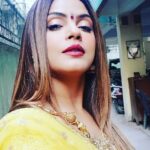 Neetu Chandra Instagram - I am very very proud of my roots 🙏❤ Blessed 😘 Patna, India