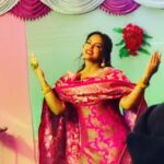 Neetu Chandra Instagram - At my cousin marriage in #patna #Bihar today❤ My hometown! It's the culture to dance n sing in our marriages. I am so proud of my roots and family! Love you all 😘❤ #tradition #indianmarriage 😘