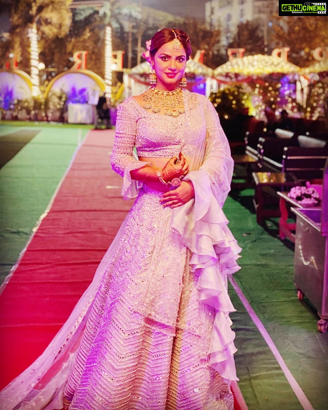 Neetu Chandra Instagram - You can never go wrong when you wear @benzerworld The class and the elegance! We deserve the Best ❤🥰 #indianwearlove #lehengacholi #shaadisaga #friendsmarriage ❤