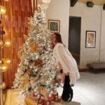 Neetu Chandra Instagram - Happy holidays everyone! The most jolly time of the year has finally arrived💃🏼 Merry Christmas guys🌲