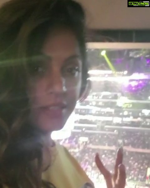 Neetu Chandra Instagram - Never happened before in #India 😁 With @nba @nbaindia the games are Tom. And day after, I am very excited to see you all there! I was fortunate to watch @lakers game 2 months back at the @staplescenterla and I mentioned, how Thankful and Happy I am that #nba is in India for the past decade! Yeah yeah! WELCOME ❤❤❤ You are my heart🤗 #basketballgames #basketballlovers @troy_justice You are awesome and the master 🙏😊