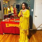 Neetu Chandra Instagram – Sabko Happy Diwali! Wishes n blessing of my elders n Loved ones in #losangeles #Bappilehri dada  Jan Chhatwani Aunti #Ashgupta  #Shani #Tanishalehri #Bappalehri #Krishlehri Anil Mohin Pinky Kalpana Campbell 🙏🤗😊 #Nitinneerachandra Neera Srivastava Abhishek Chandra Patnawala You are missed! My first #Diwali without you all❤ #happydiwali #peace #brightness #prosperity ❤🙏🤗