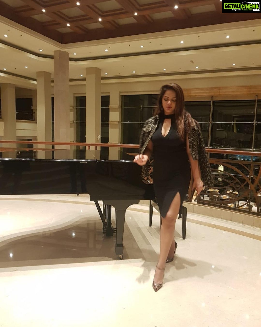 Neetu Chandra Instagram - As they correctly say, Music is a language of the soul❤️ I’ve been learning to play the keyboard since a few years now and playing the Piano just felt known🎶 Love being in the presence of music!