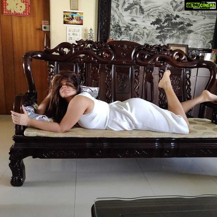 Neetu Chandra Instagram - Wake me up when it's all over! Sunday is definitely when laziness kicks in! #SundayMood #LazyDay