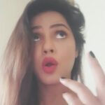 Neetu Chandra Instagram - Have tou heard of Saare #dhokhebaaz ❤ Tell me your funny cute #dhokhebaazi stories in 5 lines, Max... My favourite would be selected and answered by me.. Chalo batao! 🤭🤭🥰 #nofilterneeded