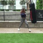 Neetu Chandra Instagram - Just realised it's only Wednesday!🥊 #FightingMidWeekBlues #WorkoutWednesday #outdoorgym #taekwondo #kicks #fitness n #glamour ❤💋