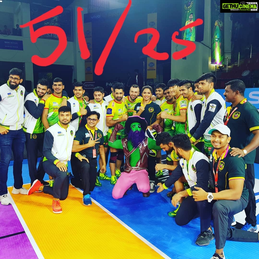 Neetu Chandra Instagram - Saare Kasar puure kar diye ❤🤗 Soooo sooo Proud of the team 💪💪💪😊❤ @patnapirates Let's carry the baton ahead ❤
