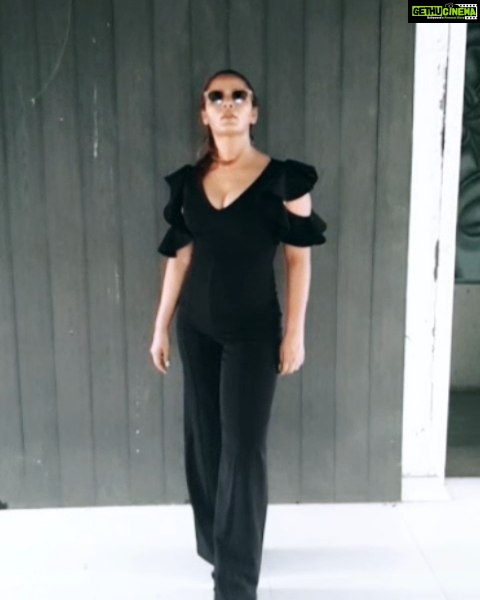 Neetu Chandra Instagram - Followed by some #kicks in #highheels on #friday and #hugs on #saturday ❤ Some #tap #dancinggirl to a... #nice #shades 😜 😘😘😘 #rock it #baby ❤ #onelife 🥰🥰🥰 #bollywoodactresses #Bollywood ❤