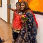 Neetu Chandra Instagram - I’ve been associated with the #CancerPatientsAidsAssociation for about 10 years now and every time I meet these kids my heart fills with joy and excitement❤️ Had an amazing time with all of them at the Art exhibition inaugration.