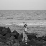 Niharika Konidela Instagram - An ocean breeze puts the mind at ease 🌊💙