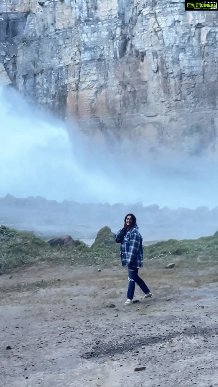 Niharika Konidela Instagram - Pony tail water coming out of a dam..!? Say whaaaaat? 😍 Valencia, Spain.