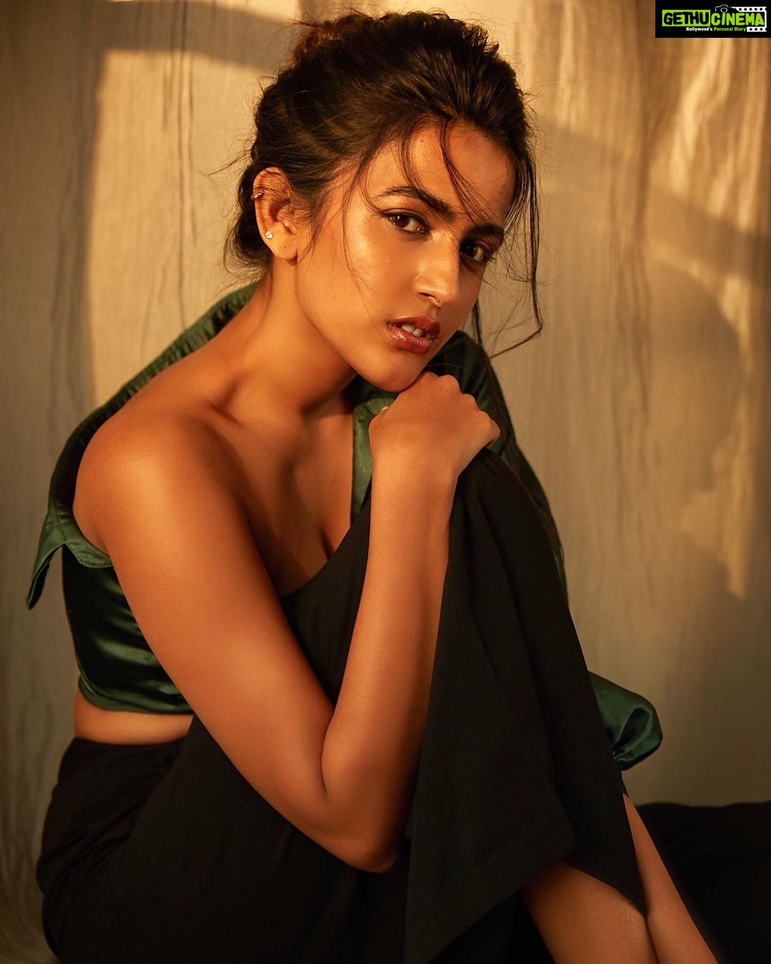 Niharika Konidela Instagram - 🧚🏼 . 📸 @sashajairam 👗 @shimoolpatel 💇🏻♀️💅🏼 @makeupbybhaktee @neha.parmar_