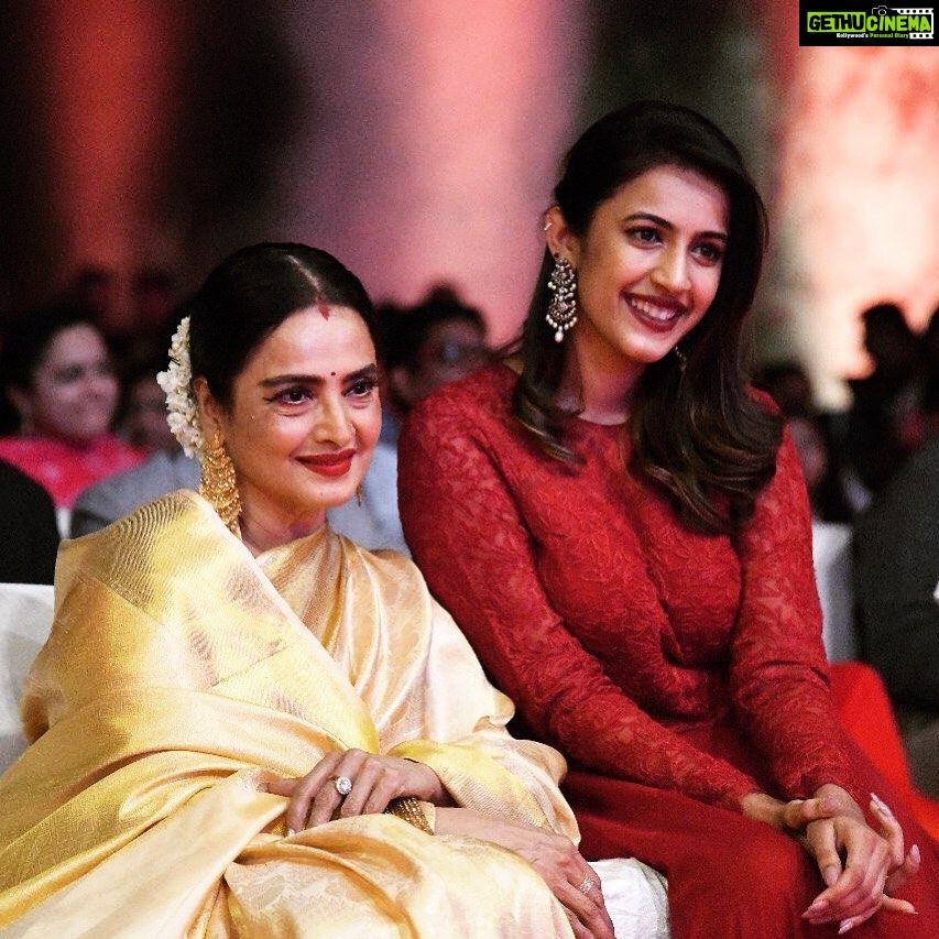 Niharika Konidela Instagram - With the timeless beauty Rekha garu! She is everything beautiful! 😍 #anrawards2019