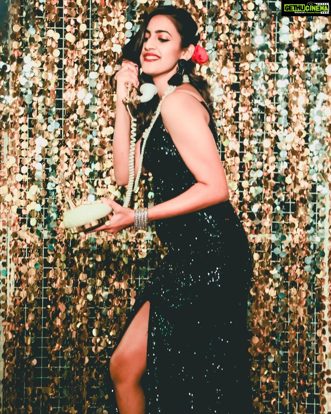 Niharika Konidela Instagram - Hello, is it 2019 or 1920? 💃